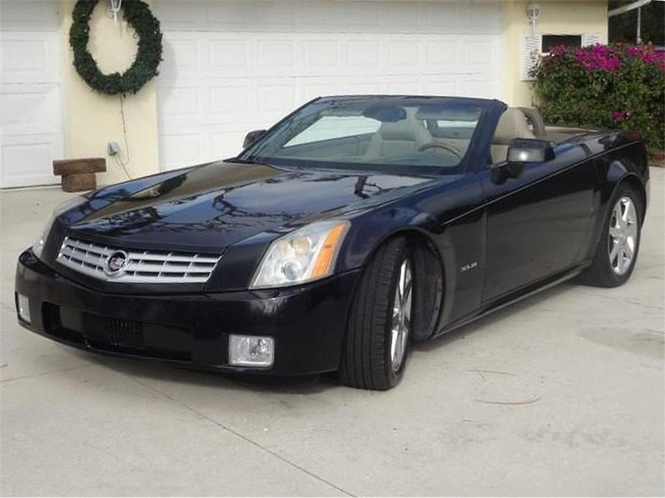 2005 Cadillac XLR - Image 28 of 31
