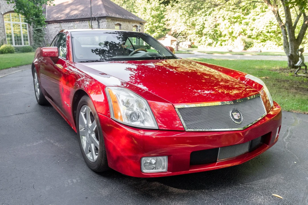 2005 Cadillac XLR - Image 4 of 31
