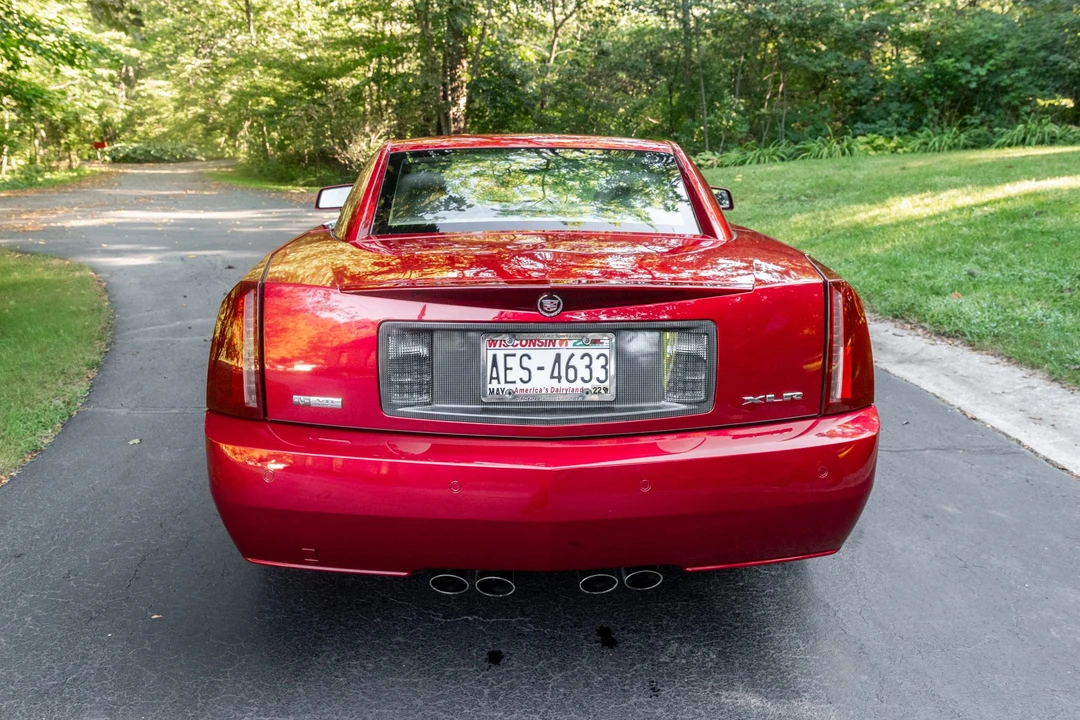 2005 Cadillac XLR - Image 7 of 31