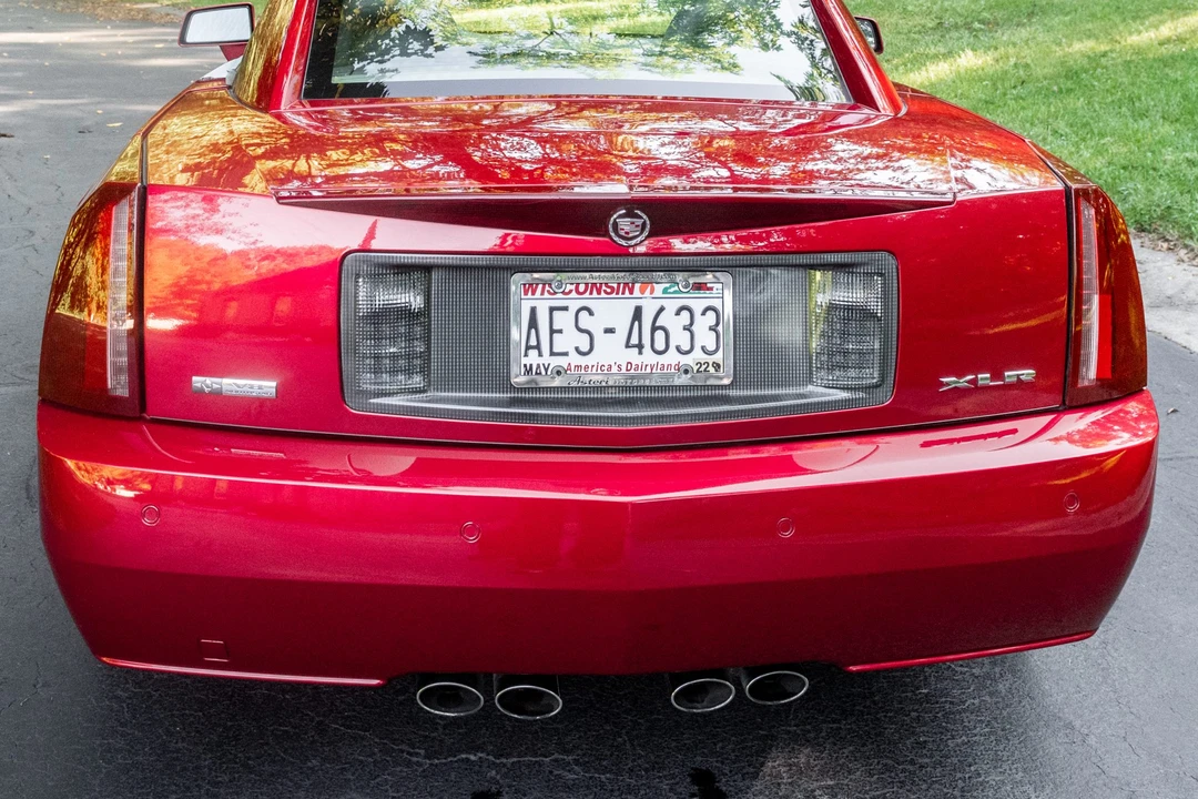 2005 Cadillac XLR - Image 12 of 31