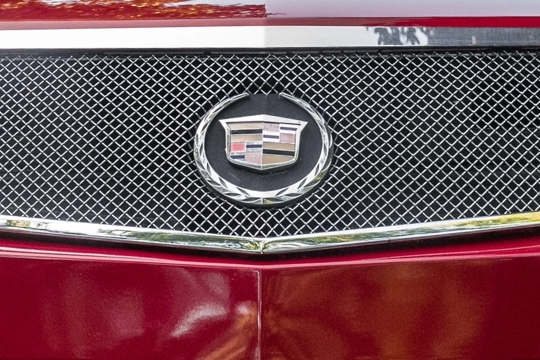 2005 Cadillac XLR - Image 28 of 31