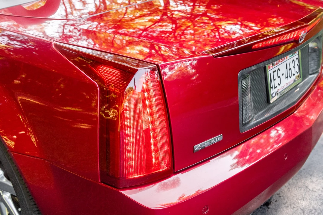 2005 Cadillac XLR - Image 25 of 31