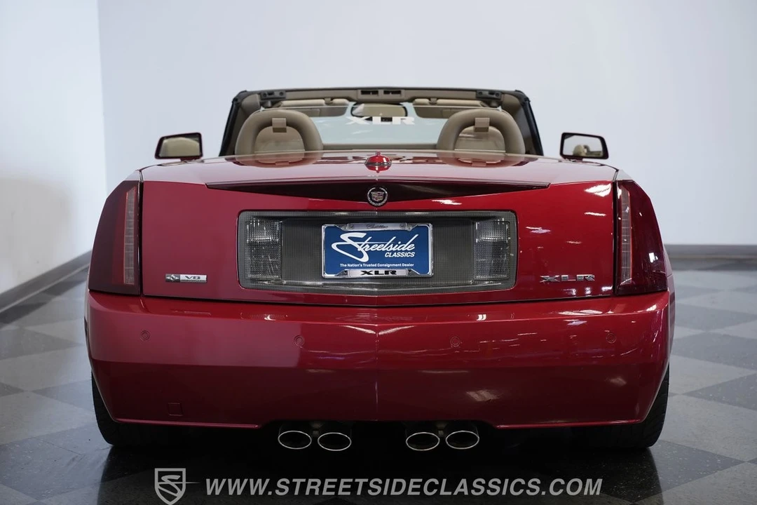 2005 Cadillac XLR - Image 11 of 12