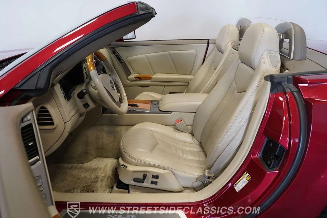 2005 Cadillac XLR - Image 4 of 21