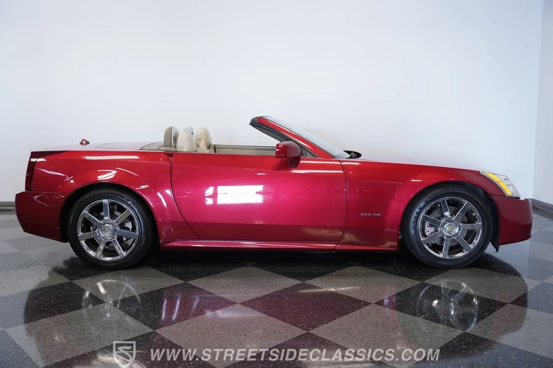 2005 Cadillac XLR - Image 15 of 21