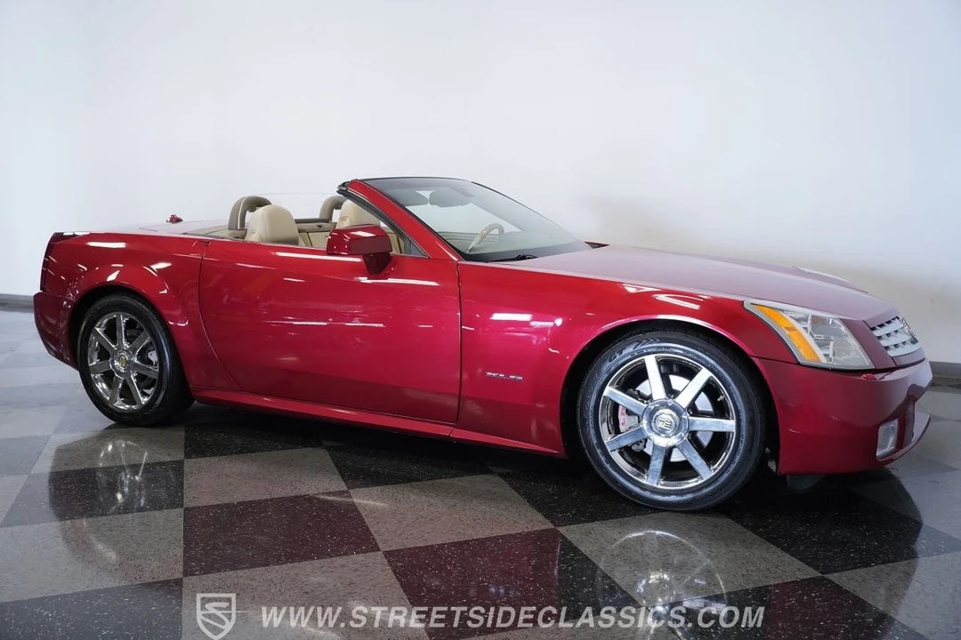2005 Cadillac XLR - Image 16 of 21