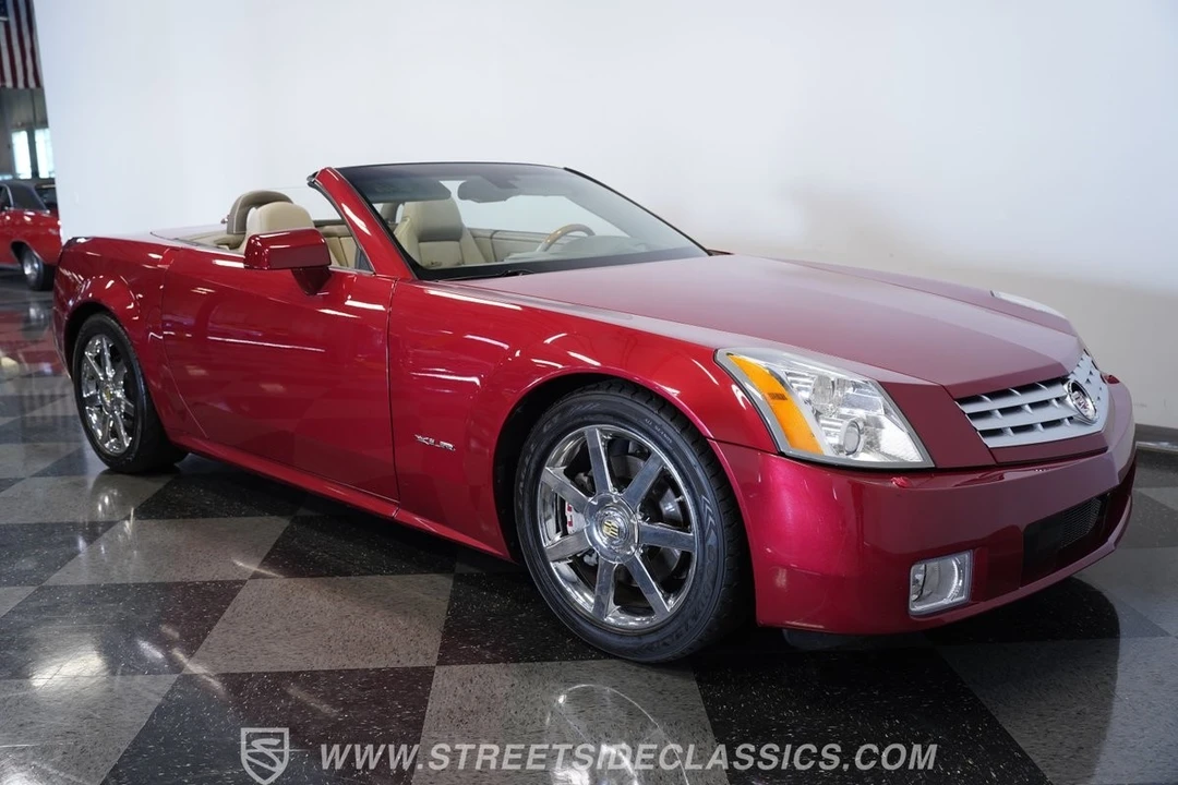 2005 Cadillac XLR - Image 17 of 21