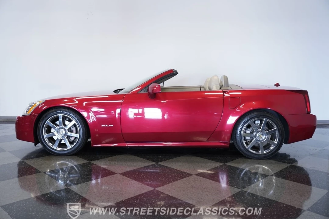 2005 Cadillac XLR - Image 8 of 21