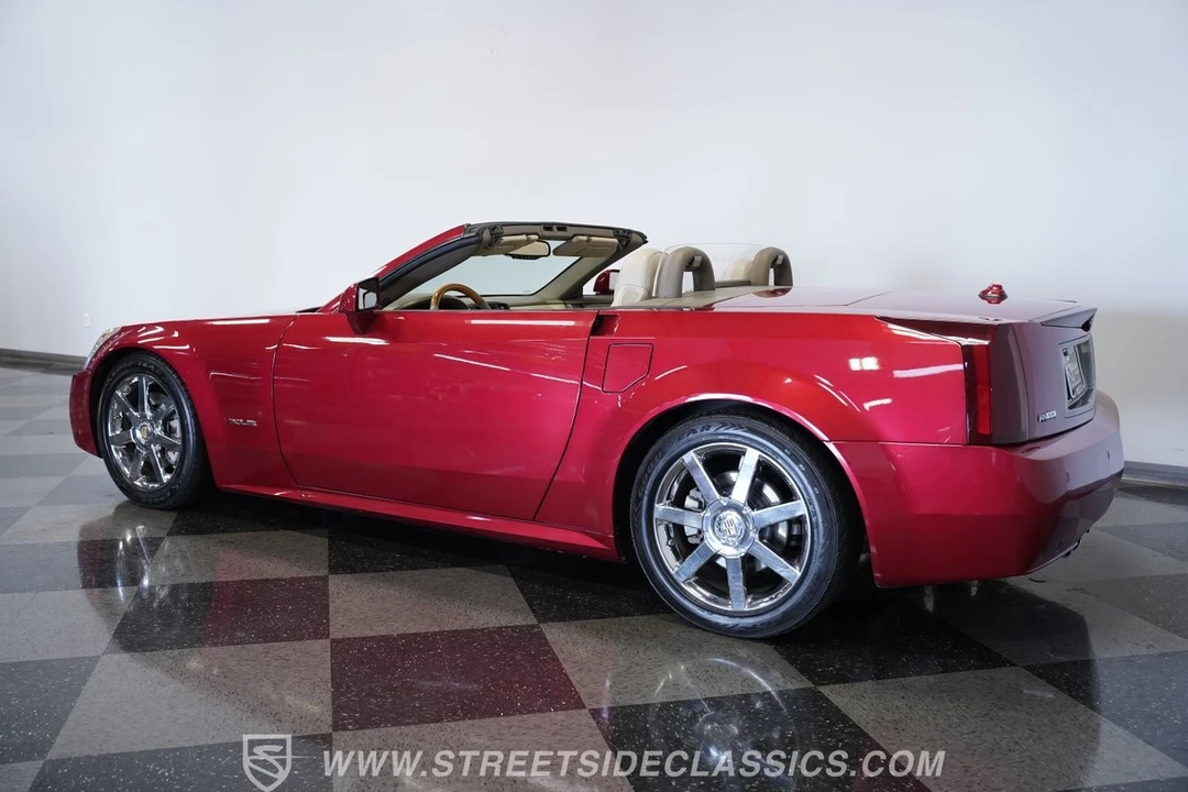 2005 Cadillac XLR - Image 9 of 12