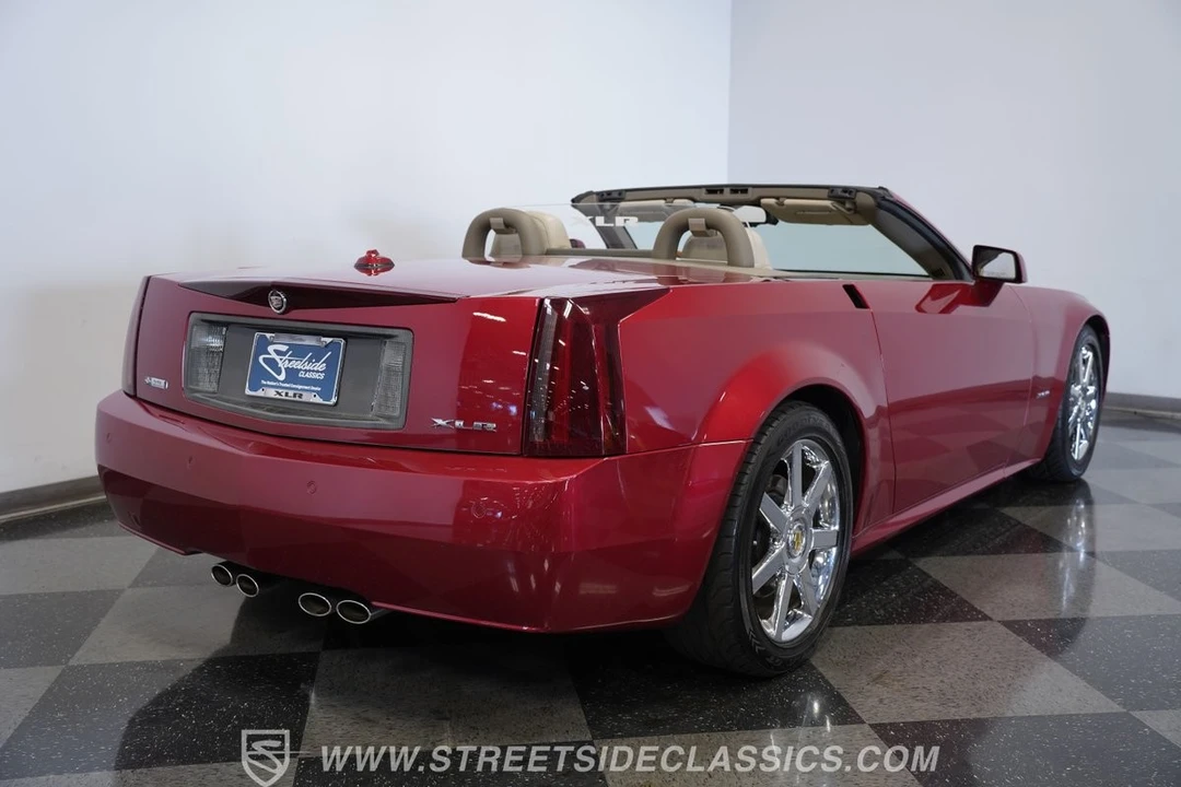 2005 Cadillac XLR - Image 11 of 12
