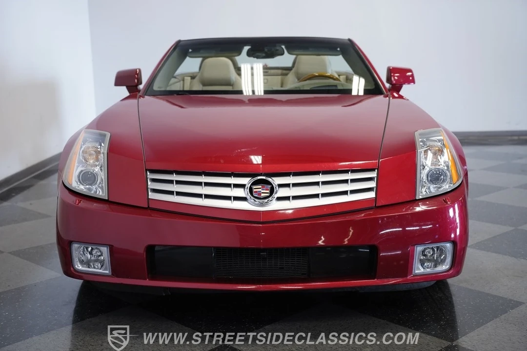 2005 Cadillac XLR - Image 18 of 21