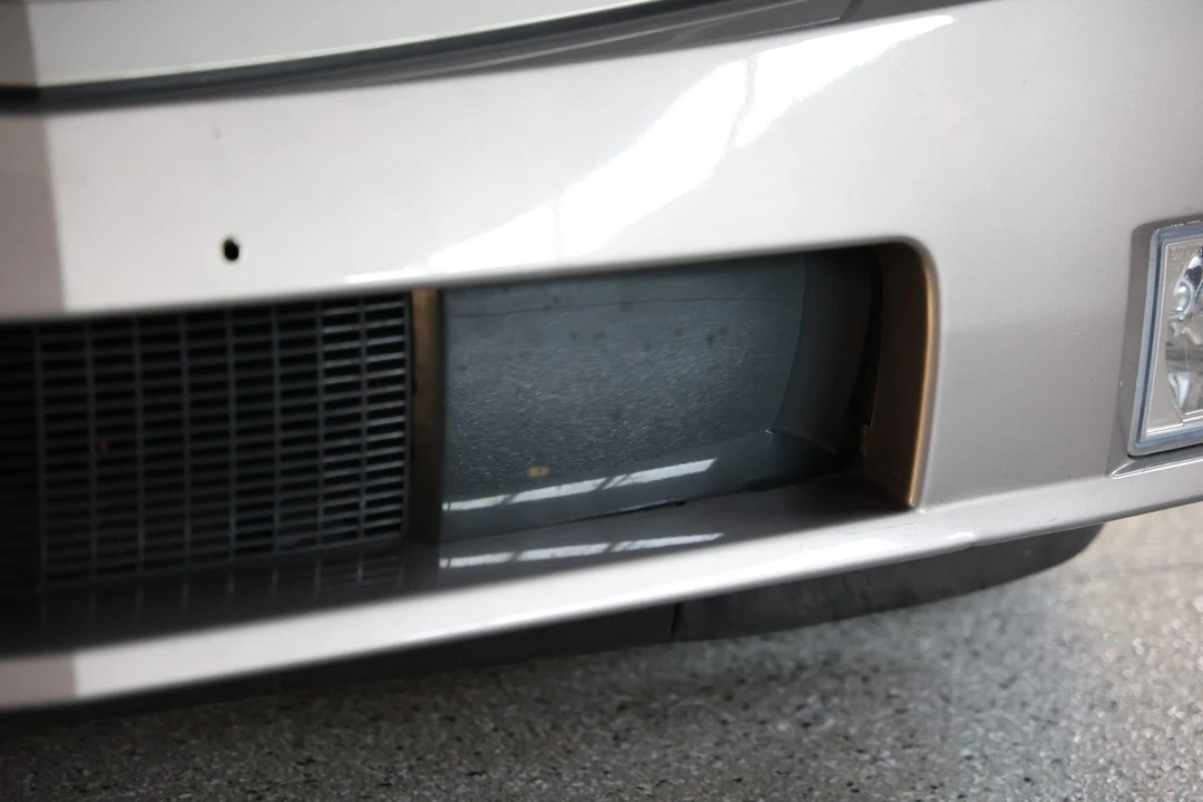 2005 Cadillac XLR - Image 26 of 31