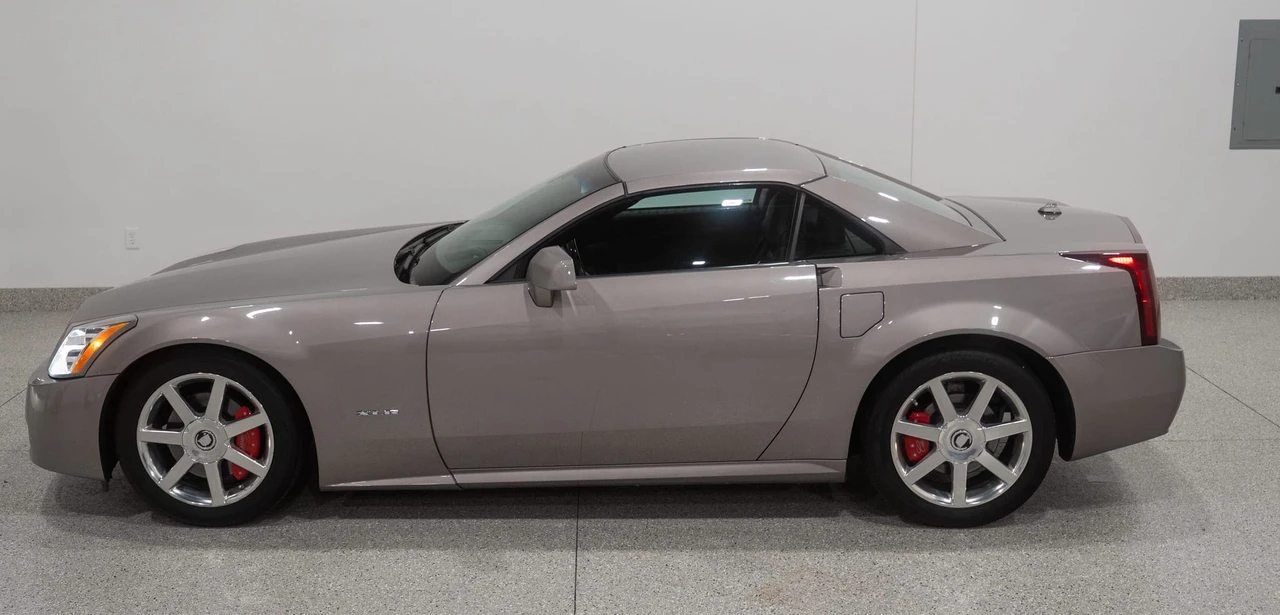 2005 Cadillac XLR - Image 22 of 31