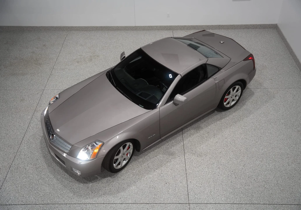 2005 Cadillac XLR - Image 4 of 31