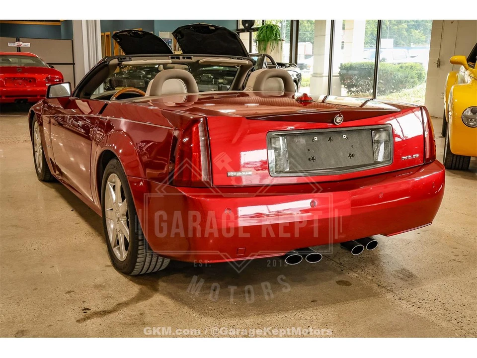 2005 Cadillac XLR - Image 26 of 31