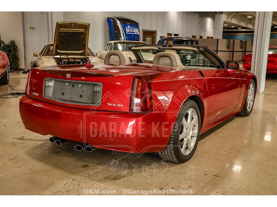 2005 Cadillac XLR - Image 28 of 31