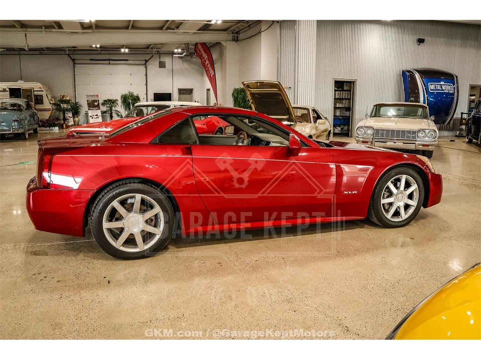 2005 Cadillac XLR - Image 9 of 31