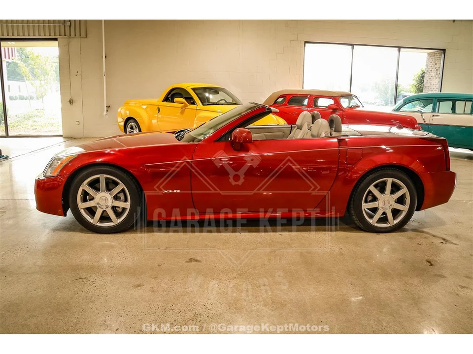 2005 Cadillac XLR - Image 24 of 31