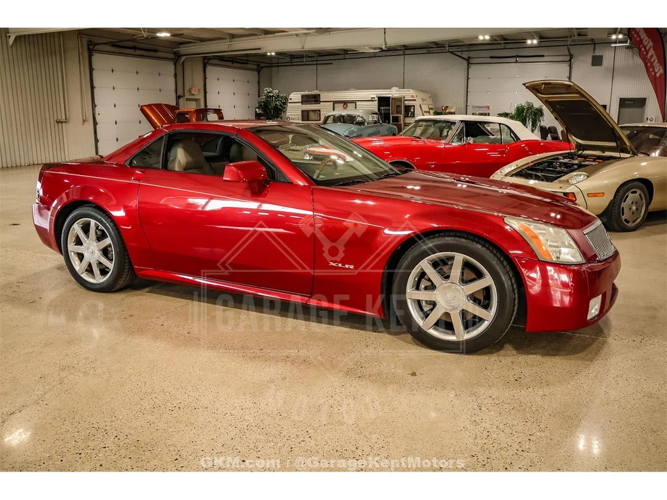 2005 Cadillac XLR - Image 10 of 31