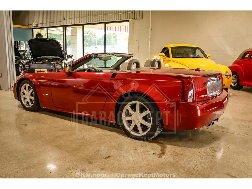 2005 Cadillac XLR - Image 25 of 31