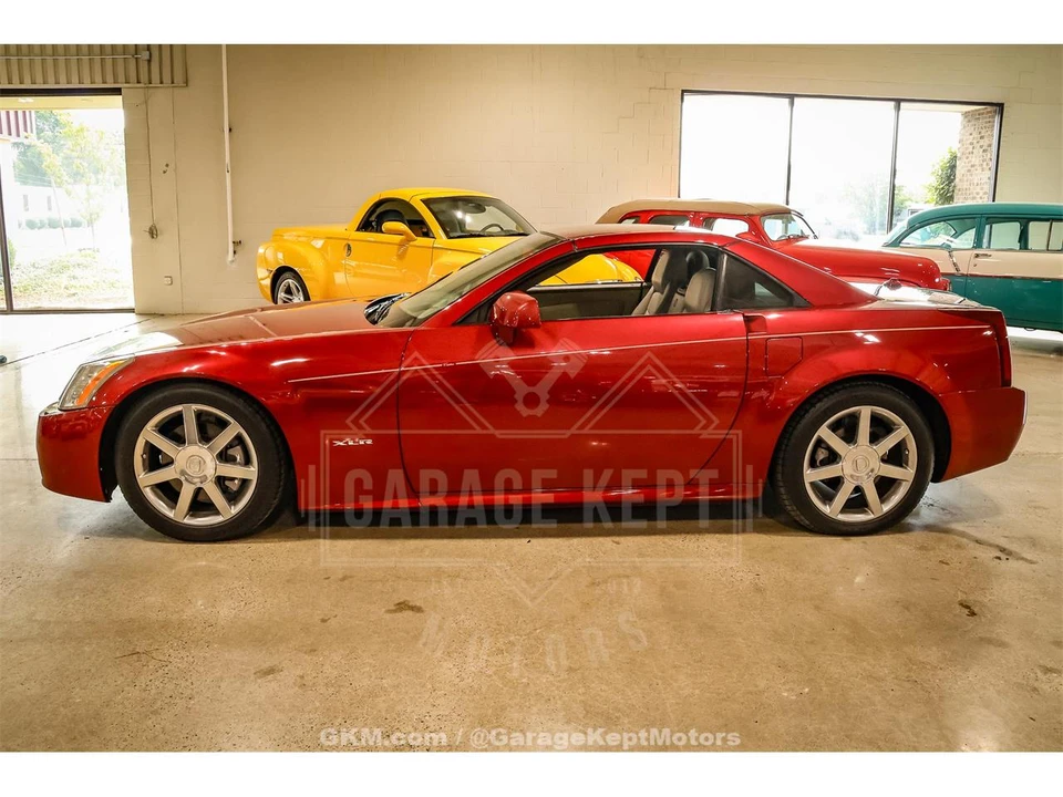 2005 Cadillac XLR - Image 5 of 31