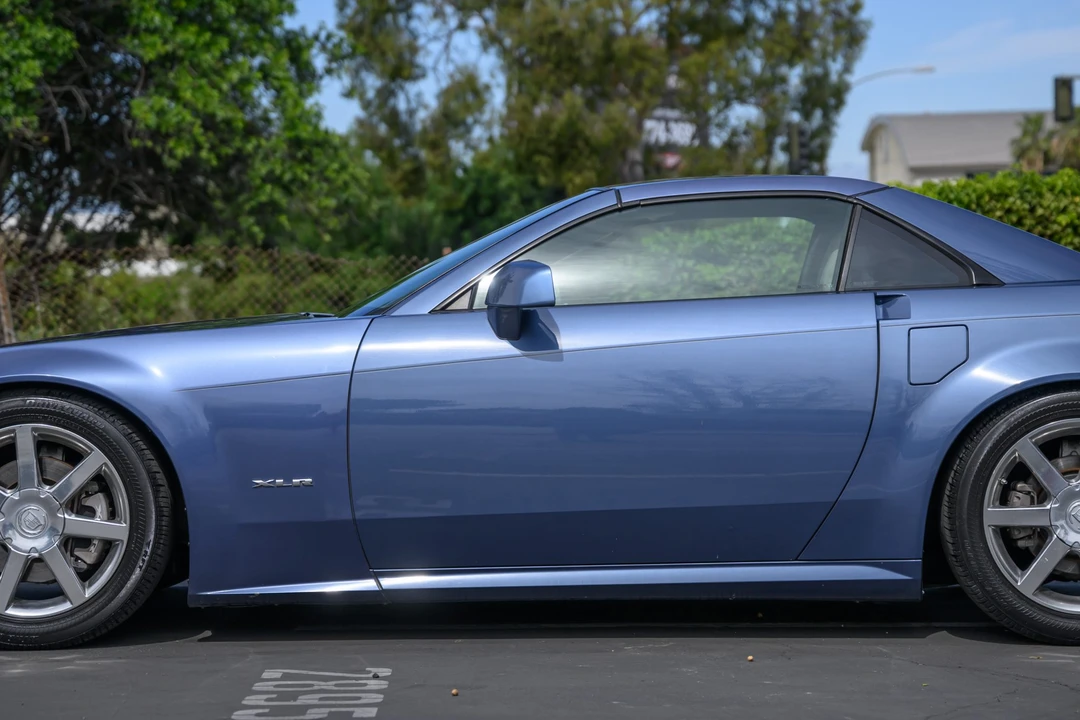 2005 Cadillac XLR - Image 30 of 31