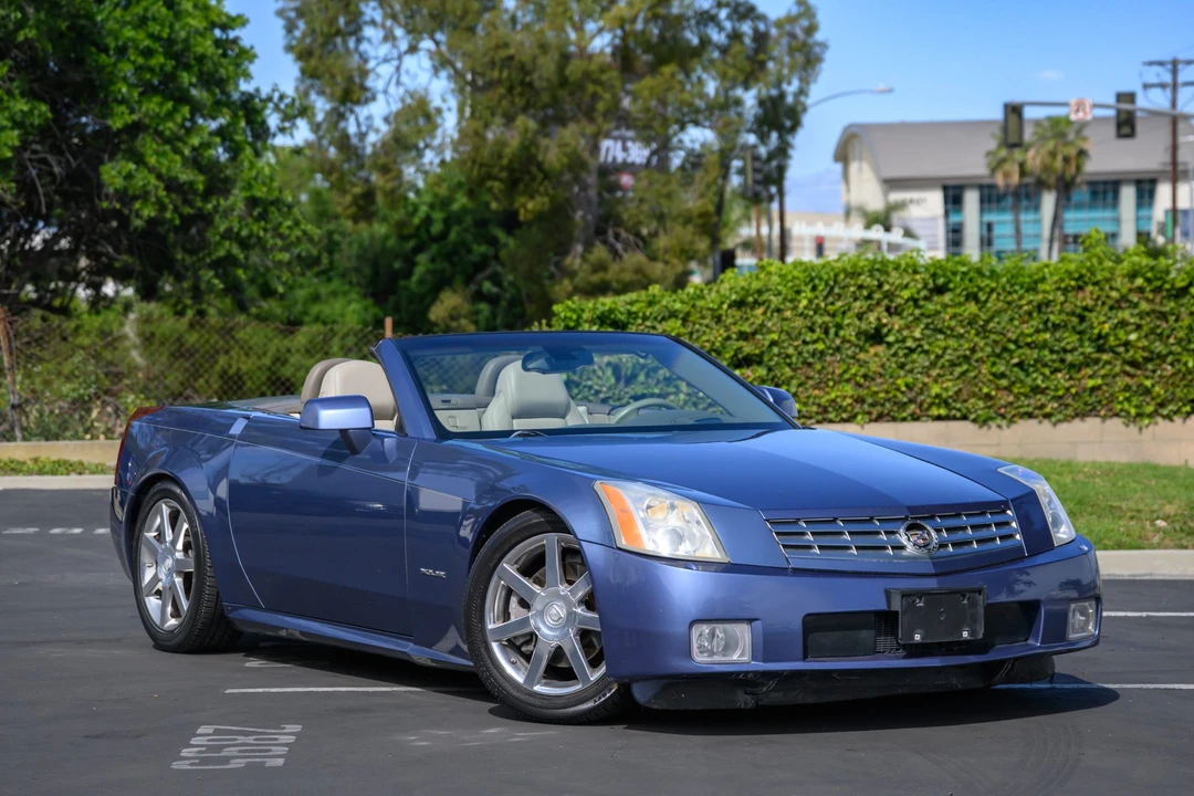 2005 Cadillac XLR - Image 14 of 31