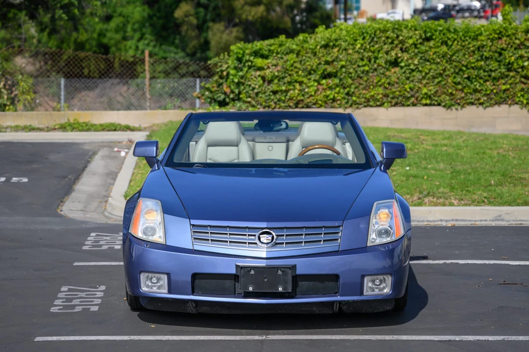 2005 Cadillac XLR - Image 16 of 31