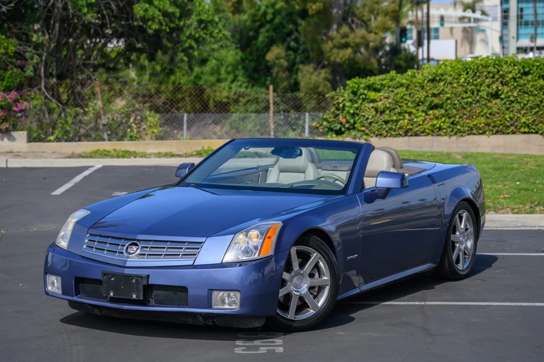 2005 Cadillac XLR - Image 18 of 31