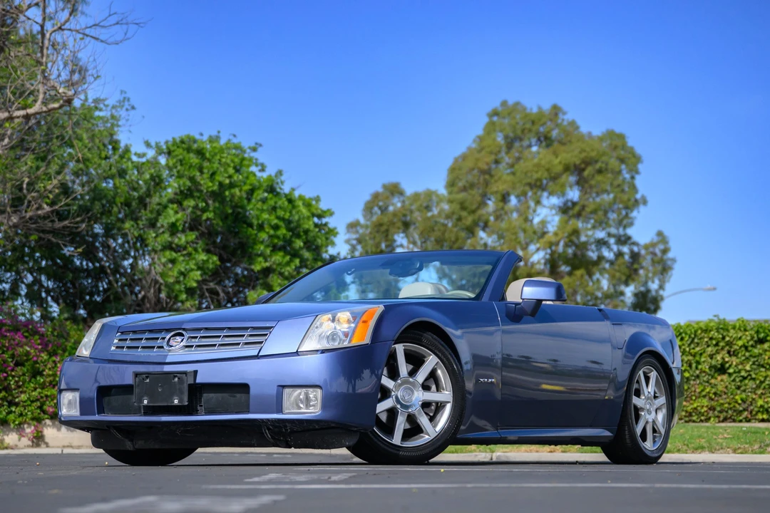 2005 Cadillac XLR - Image 19 of 31