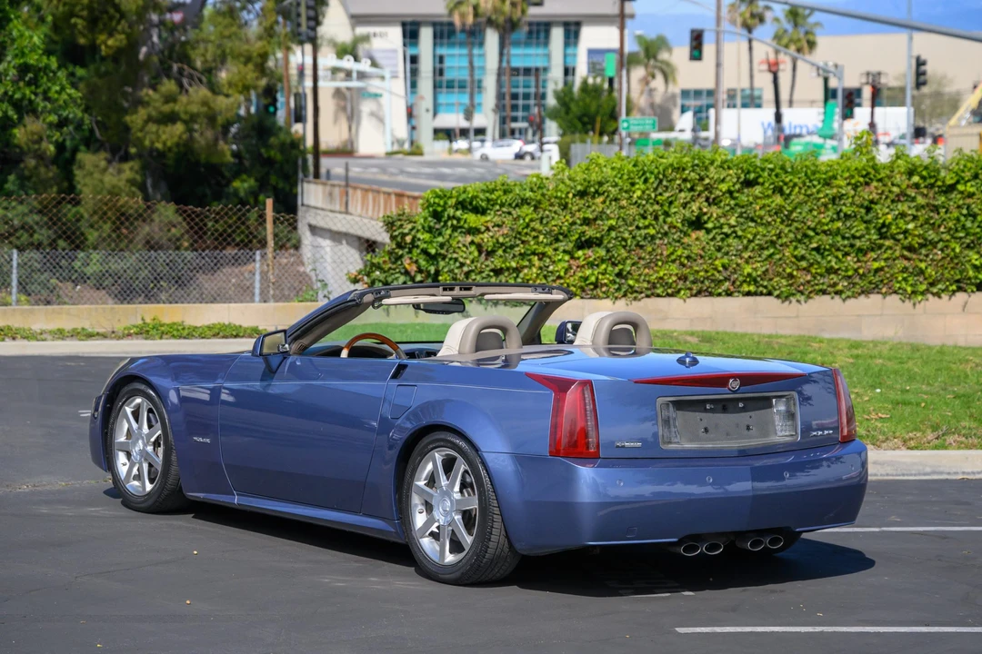 2005 Cadillac XLR - Image 21 of 31