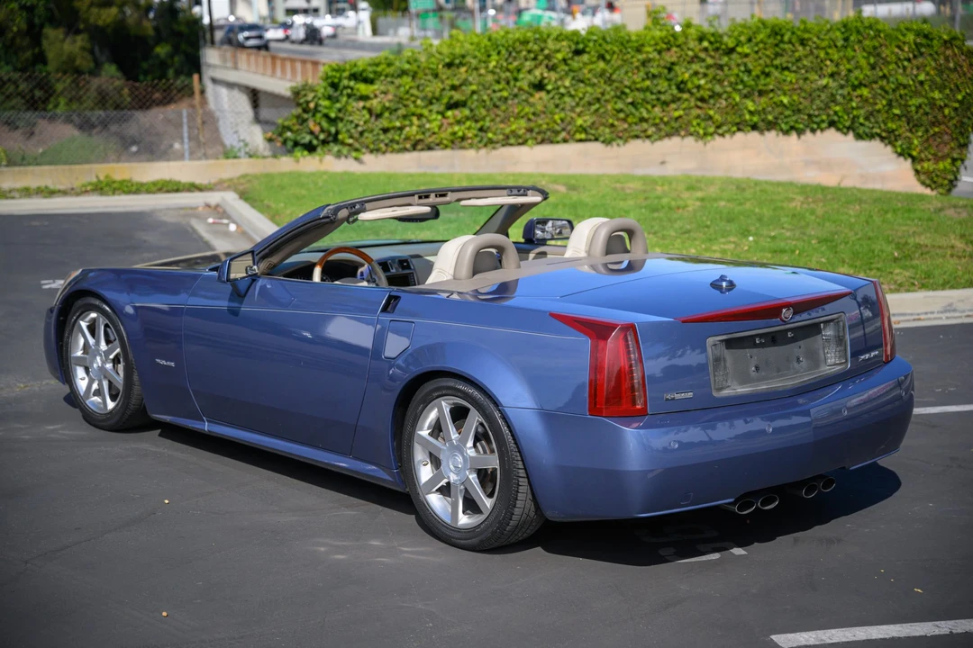 2005 Cadillac XLR - Image 22 of 31