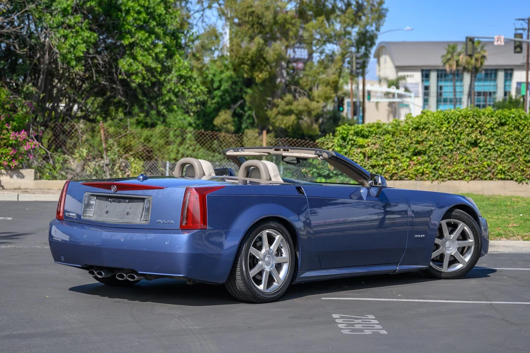 2005 Cadillac XLR - Image 25 of 31