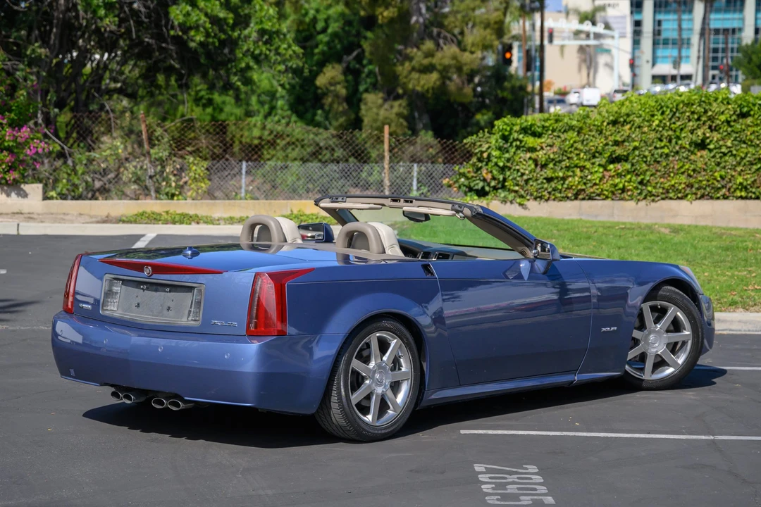 2005 Cadillac XLR - Image 26 of 31