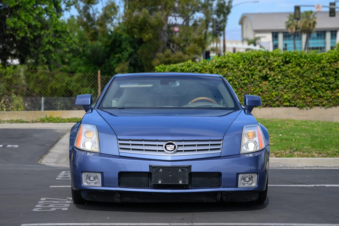 2005 Cadillac XLR - Image 4 of 31