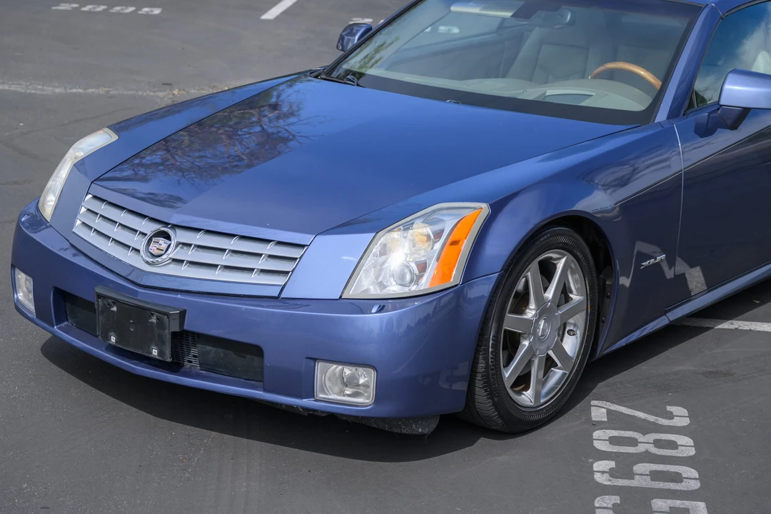 2005 Cadillac XLR - Image 28 of 31
