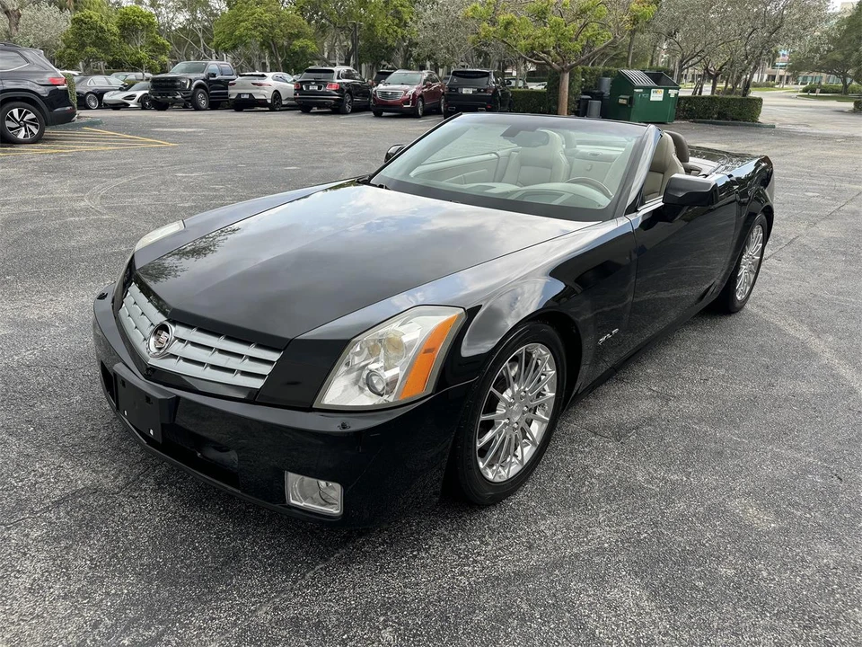 2005 Cadillac XLR - Image 2 of 29