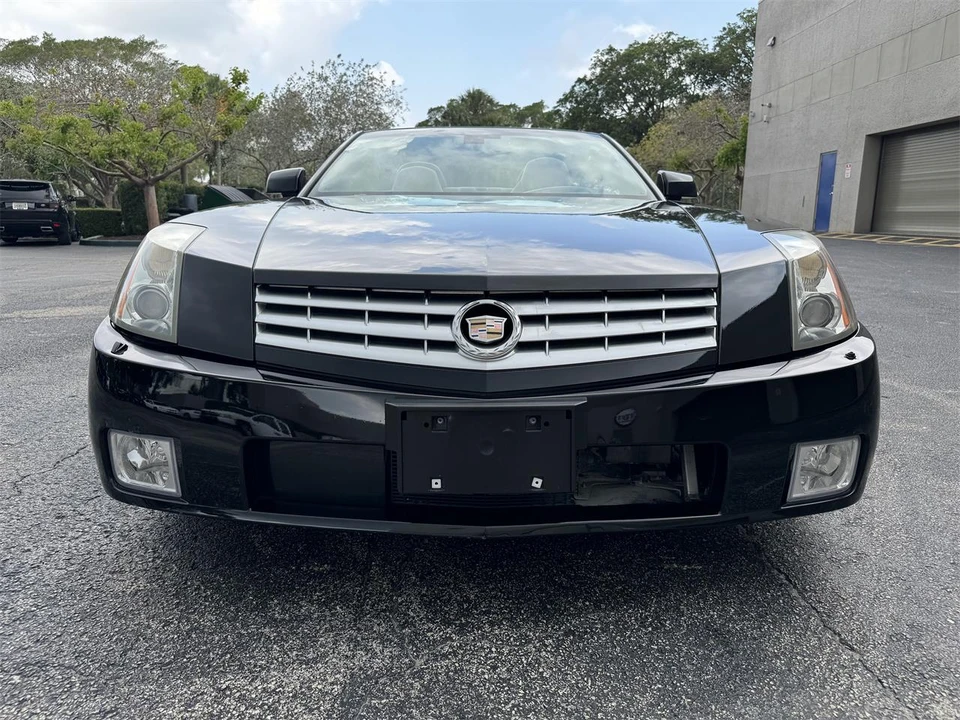 2005 Cadillac XLR - Image 13 of 29