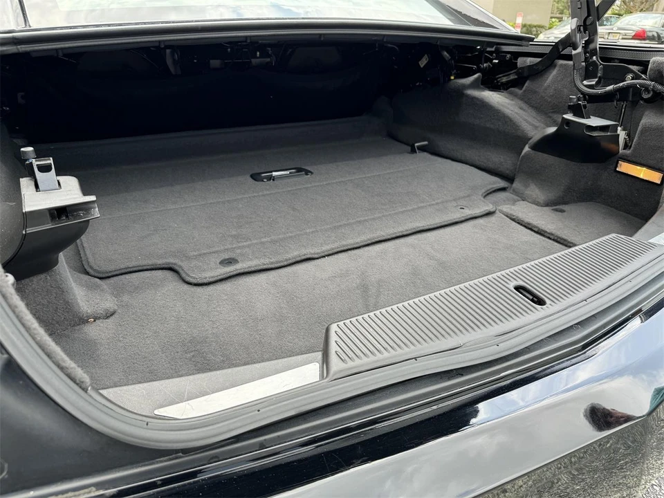 2005 Cadillac XLR - Image 25 of 29