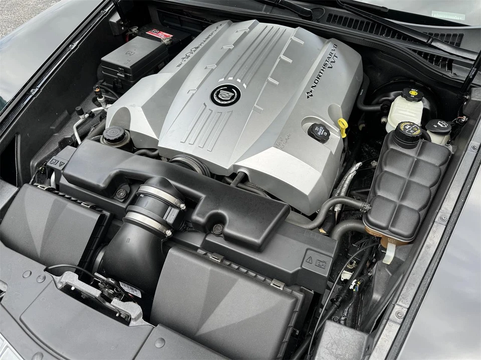 2005 Cadillac XLR - Image 27 of 29
