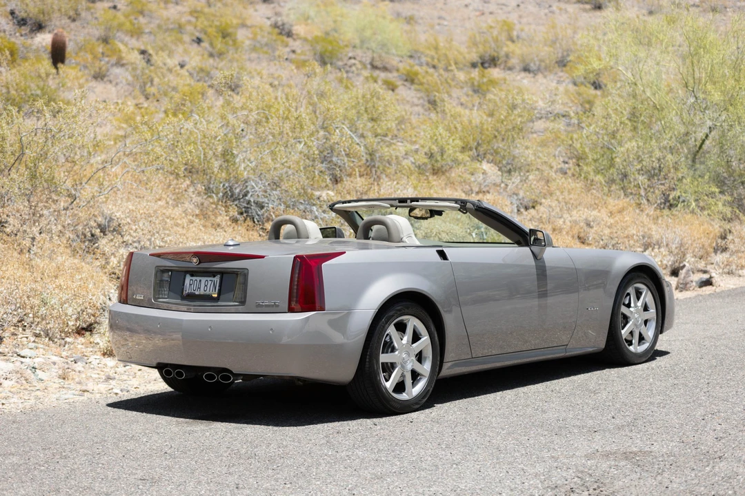 2005 Cadillac XLR - Image 6 of 31
