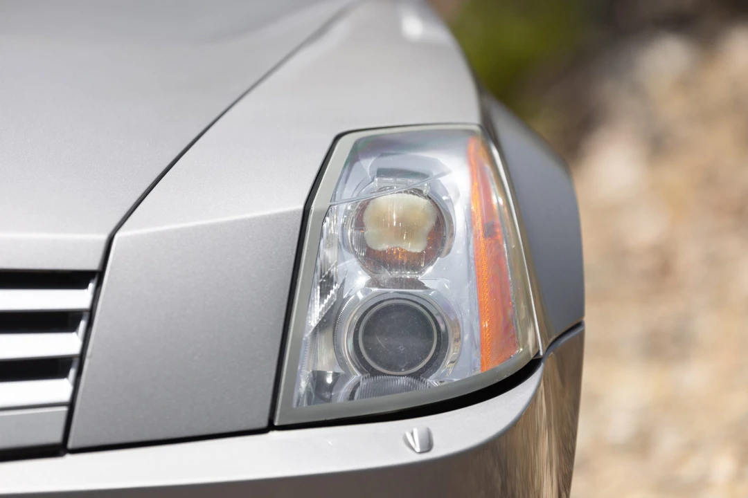 2005 Cadillac XLR - Image 23 of 31