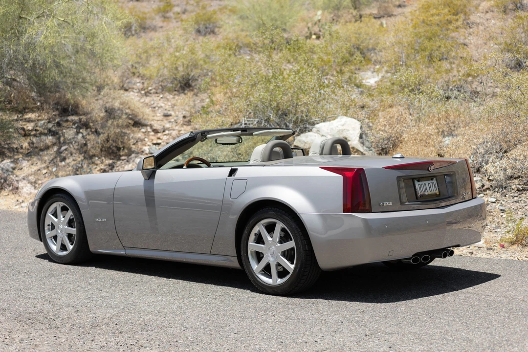 2005 Cadillac XLR - Image 4 of 31