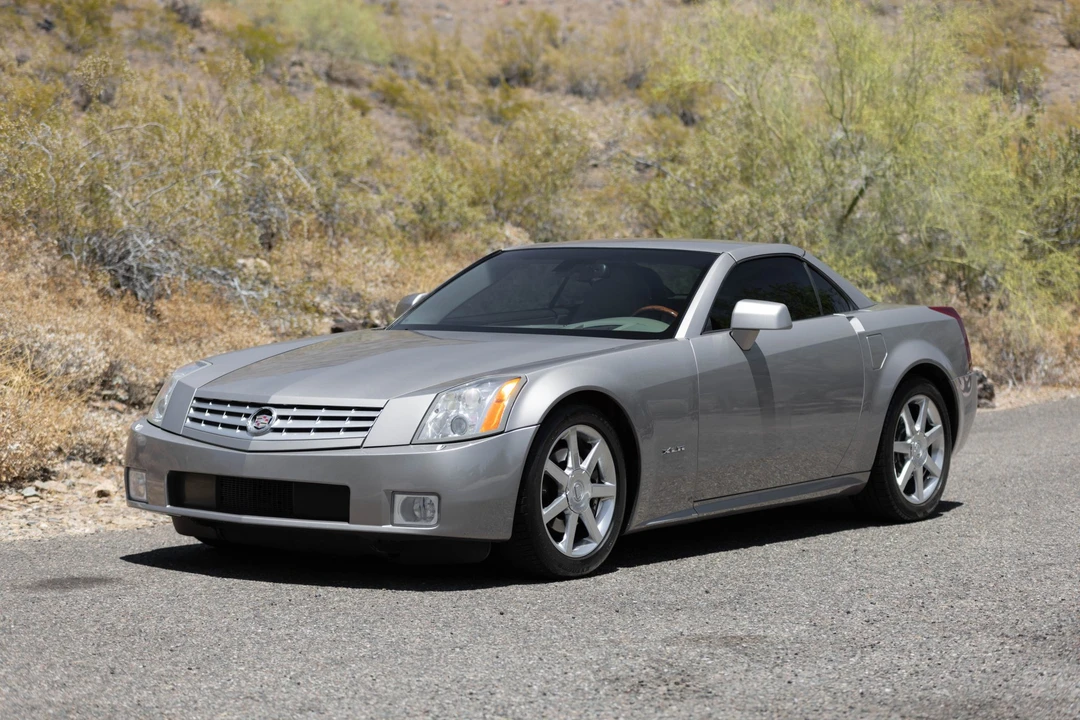 2005 Cadillac XLR - Image 10 of 31