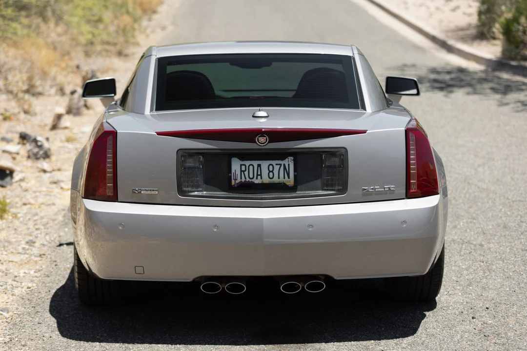 2005 Cadillac XLR - Image 13 of 31
