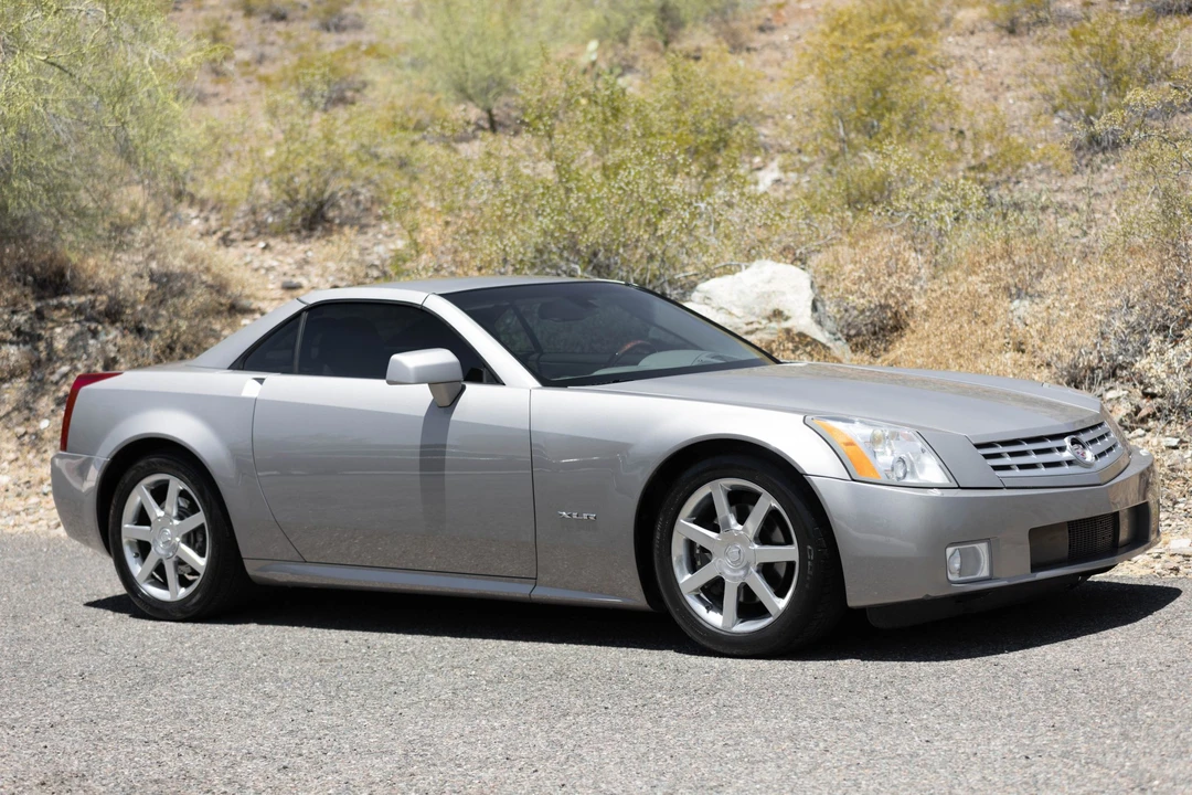 2005 Cadillac XLR - Image 16 of 31