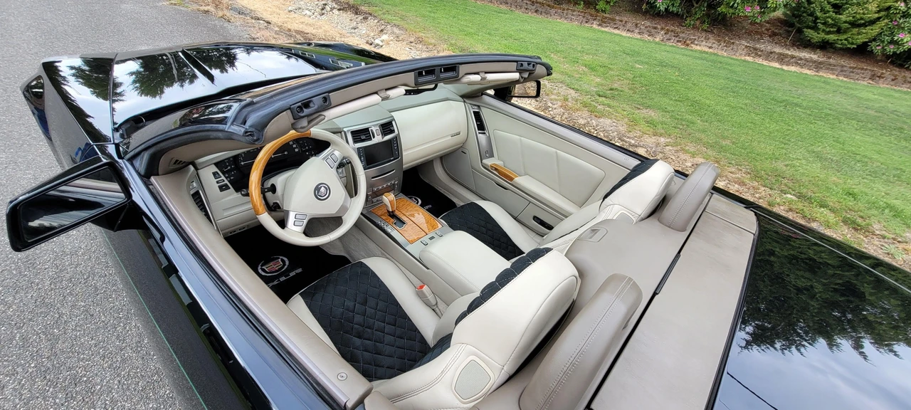 2005 Cadillac XLR - Image 12 of 14