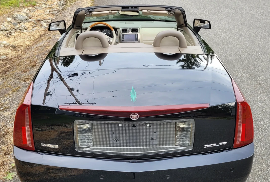 2005 Cadillac XLR - Image 9 of 14