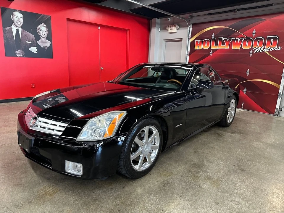 2005 Cadillac XLR - Image 5 of 21