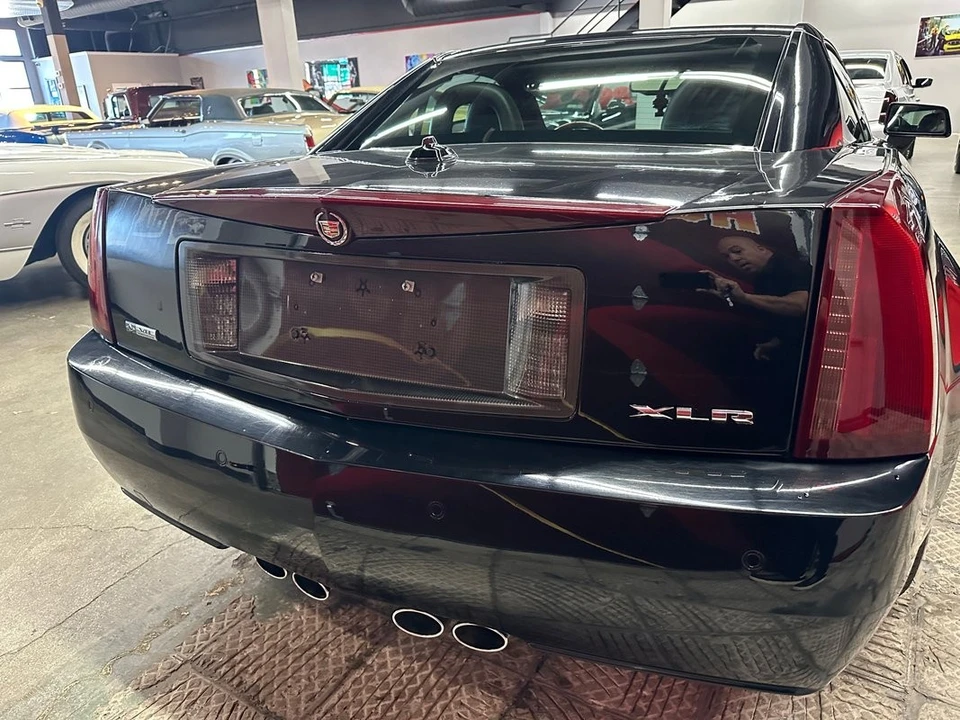 2005 Cadillac XLR - Image 18 of 21